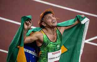 Petrúcio Ferreira ganhou a medalha de ouro na prova dos 100 metros da classe T47, e bronze nos 400m T47 do atletismo em Tóquio
