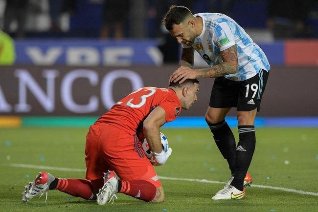 Sem Neymar, Brasil encarou a Argentina em clssco agitado pelas Eliminatrias