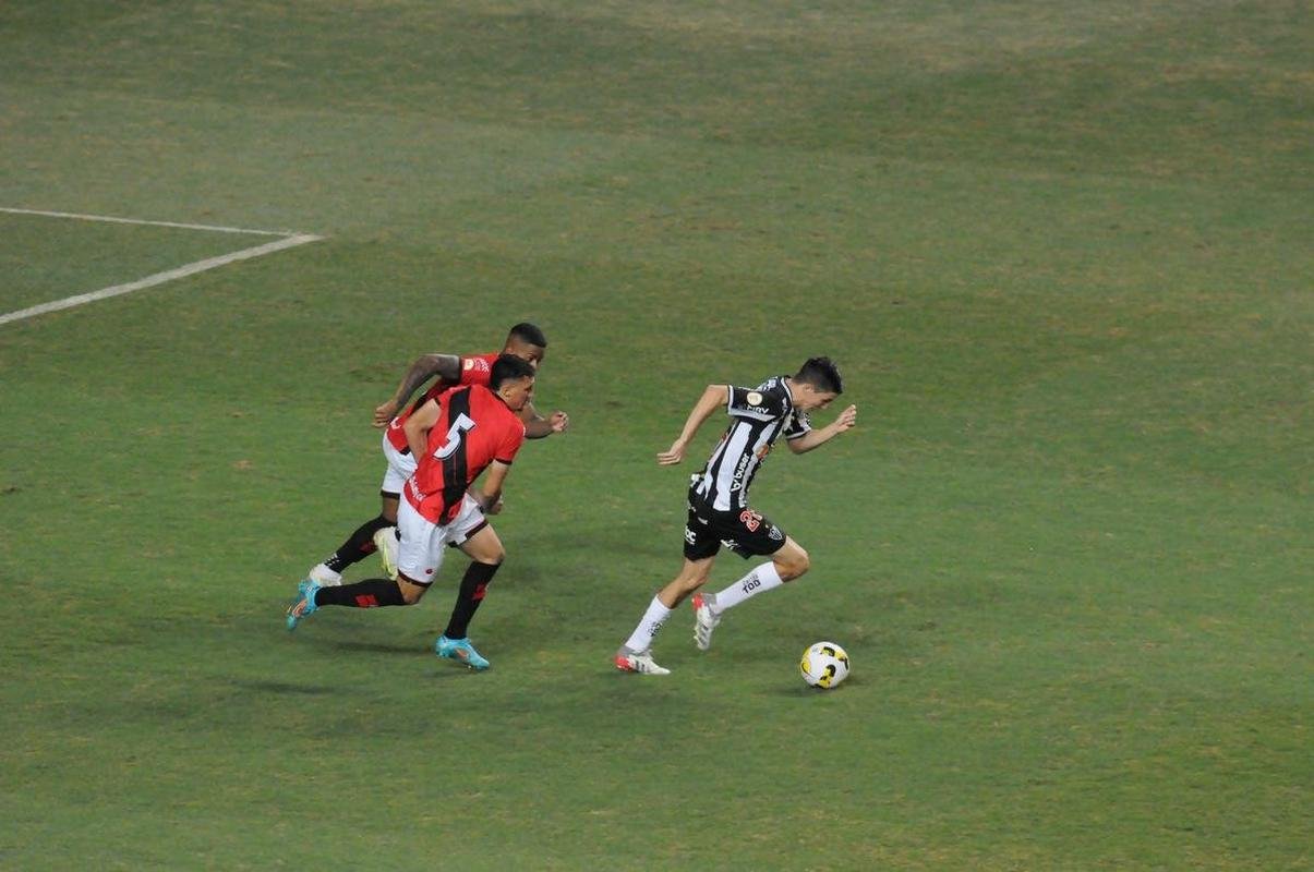 Fotos da vitria do Atltico por 2 a 0 sobre Atltico-GO pelo Campeonato Brasileiro