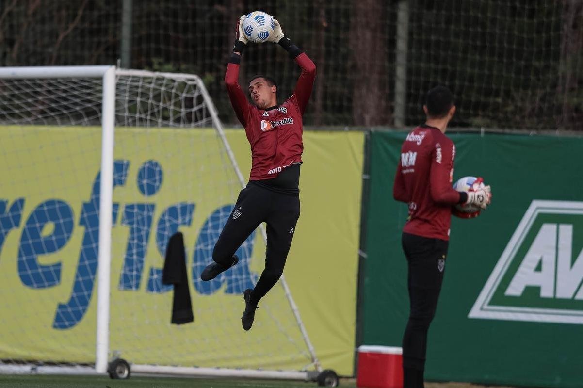 Cuca orientou atividade no CT do Palmeiras, na Barra Funda, em So Paulo 