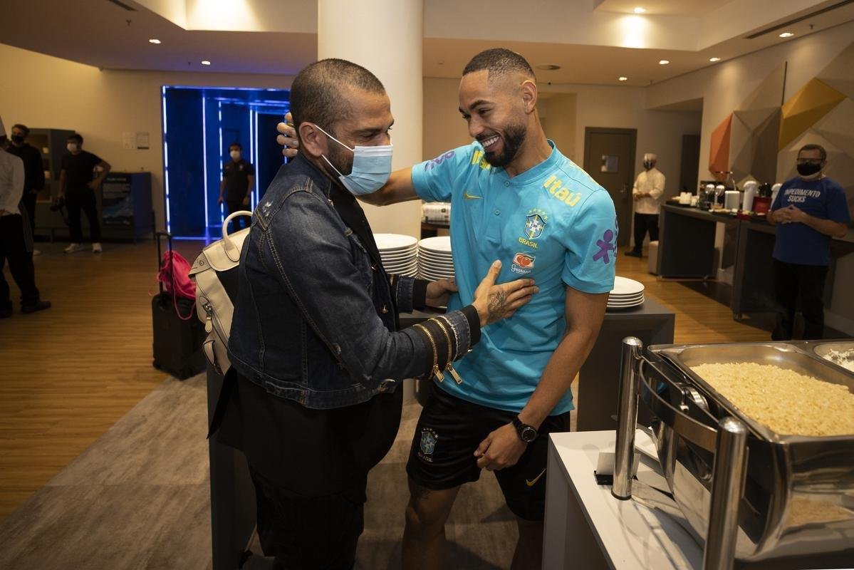 Jogadores se apresentam  Seleo Brasileira