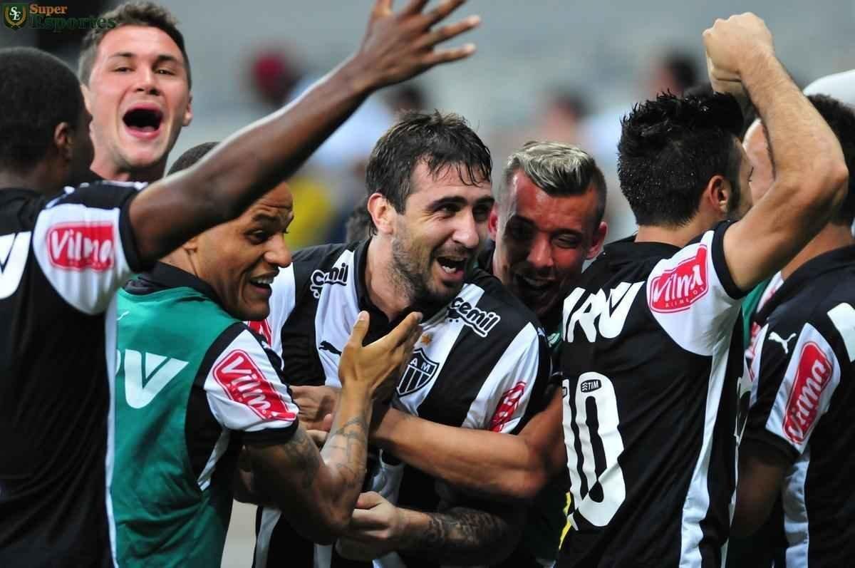 No ltimo clssico no novo Mineiro, as duas equipes faziam o segundo jogo da semifinal do Mineiro %u2013 a Caldense havia feito a melhor campanha na primeira fase e impediu que a dupla chegasse junta  deciso. Aps empate por 1 a 1 no Independncia, a Raposa saiu na frente com gol do uruguaio De Arrascaeta, mas o argentino Lucas Pratto virou o placar e garantiu o Galo na deciso em que venceria a equipe de Poos de Caldas.