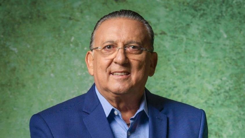 Galvo Bueno, Globo: Taffarel; Carlos Alberto, Mauro, Nilton Santos e Junior; Falco, Zico e Pel; Garrincha, Ronaldo e Rivellino. Tcnico: Zagallo.