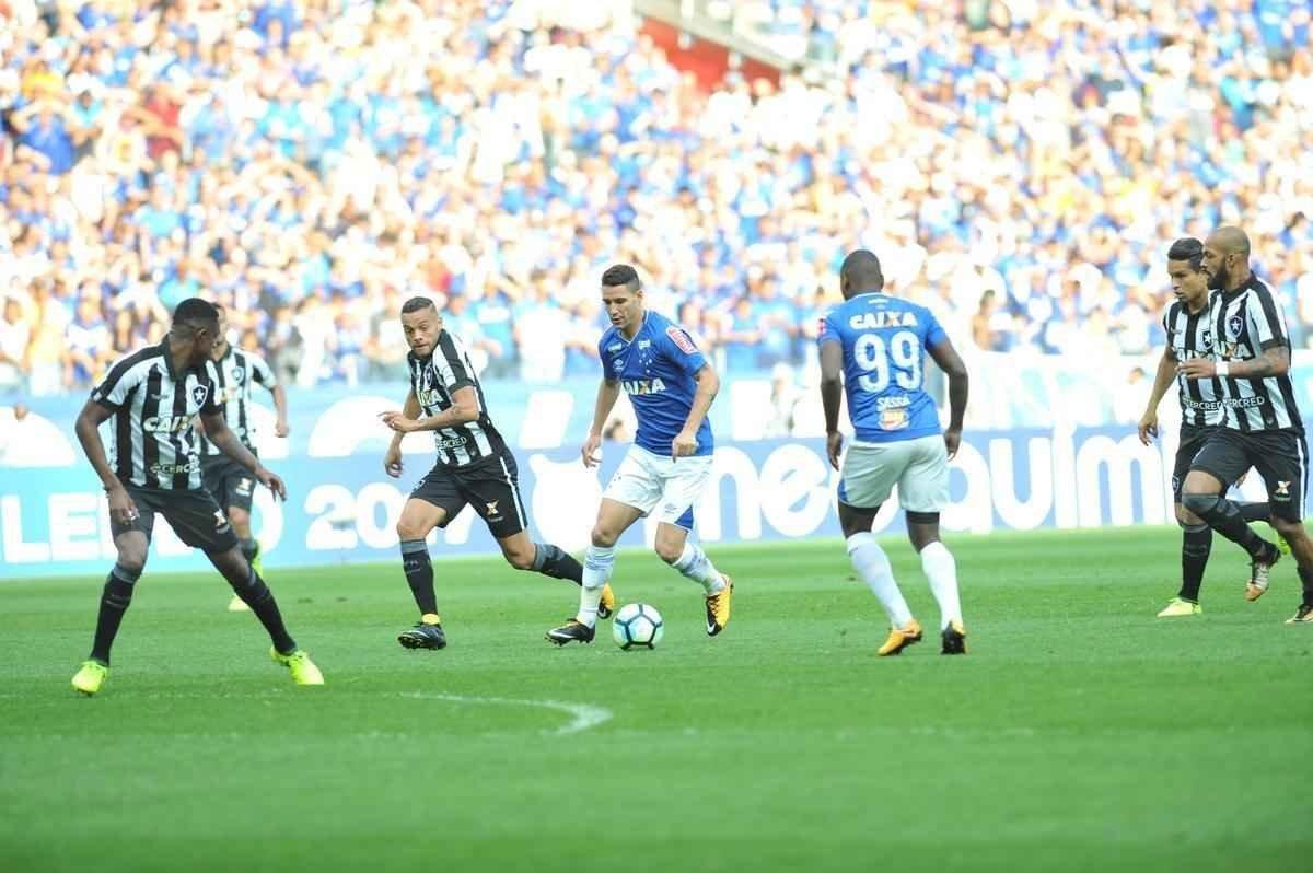 Imagens do jogo entre Cruzeiro e Botafogo, pela 19 rodada do Brasileiro, no Mineiro