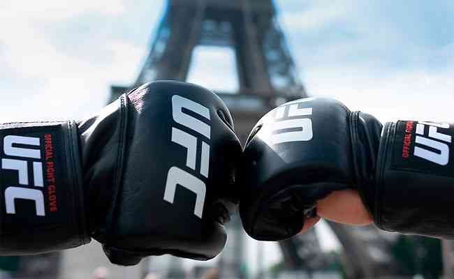 Divulgao do UFC Paris com a Torre Eiffel ao fundo: Frana  o 27 pas a receber o octgono