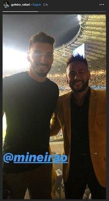 Rafael, goleiro do Cruzeiro, ao lado de Neymar