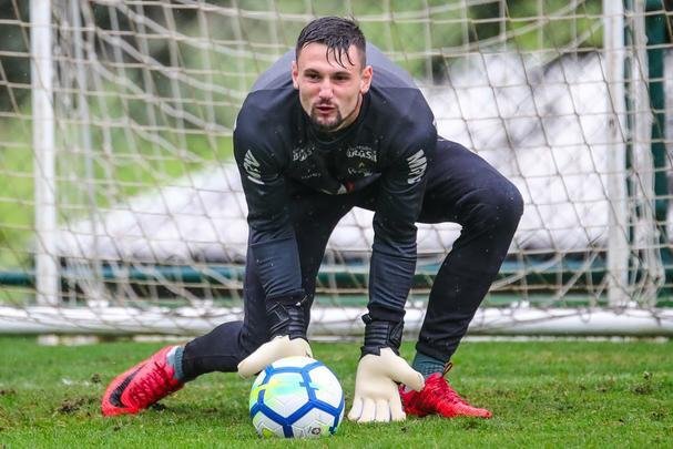 Atltico treinou sob chuva intensa na Cidade do Galo nesta quinta-feira  tarde