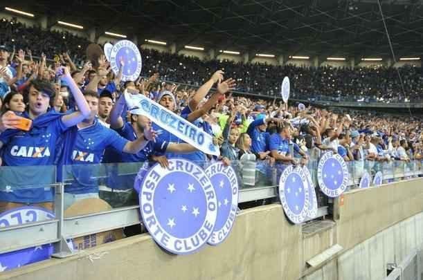 Torcida do Cruzeiro lotou o Mineiro em duelo com o Grmio pela semifinal da Copa do Brasil