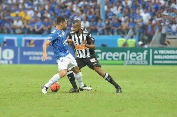Fotos do segundo tempo do clssico entre Cruzeiro e Atltico, pela final do Mineiro