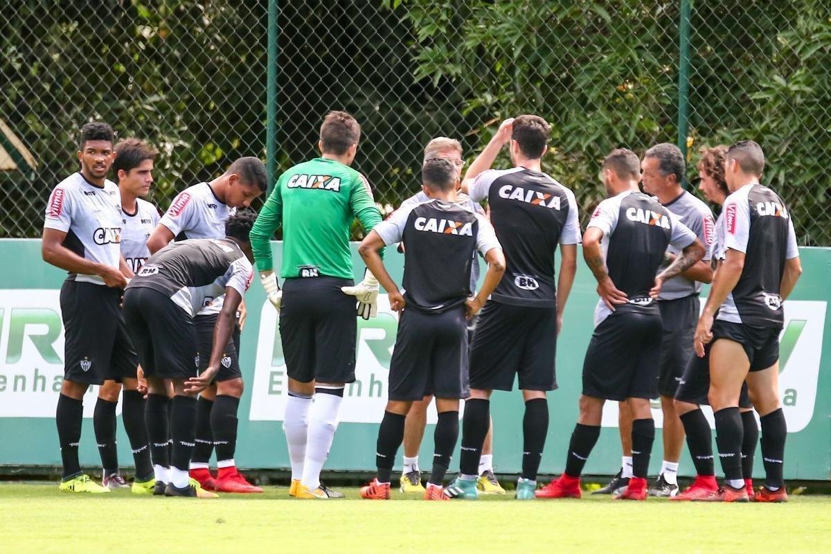 Imagens do jogo-treino do Atltico com o Guarani de Divinpolis