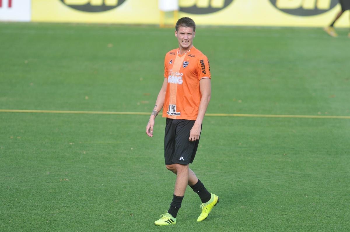 Veja fotos do treino na Cidade do Galo 