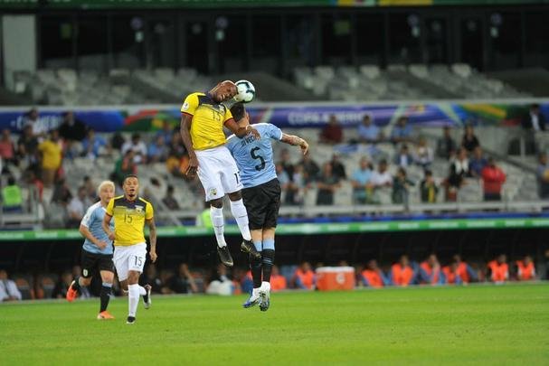 Fotos de Uruguai x Equador, no Mineiro