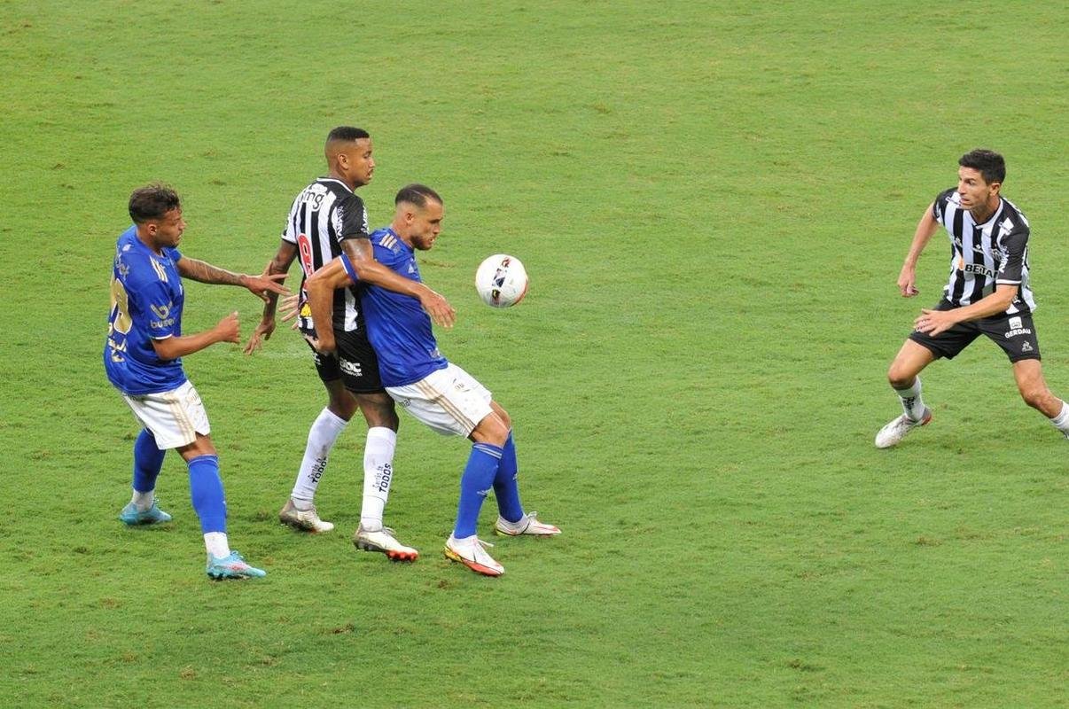 Fotos do clssico entre Atltico e Cruzeiro, no Mineiro