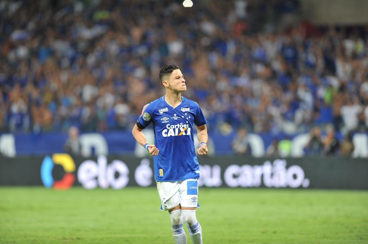 De Henrique a Thiago Neves, passando pela defesa de Fbio; a emoo dos cruzeirenses