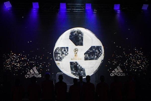 Com presença de Messi, Adidas e Fifa lançaram a bola oficial da Copa da Rússia: a Telstar