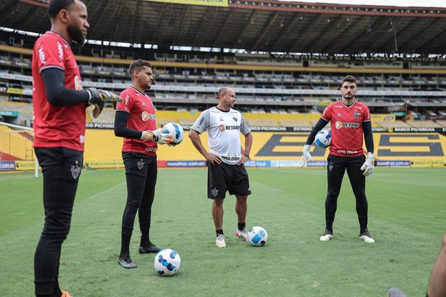 Atlético treina em Guayaquil antes do jogo contra o Emelec