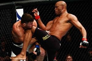 Joelhada alta de Anderson Silva nocauteou Bisping, mas estouro do cronometro impediu vit�ria 