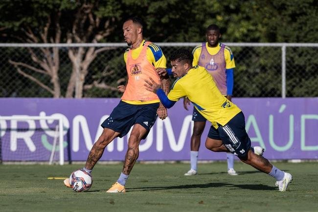 Joseph assinou com o Cruzeiro at o fim da Srie B