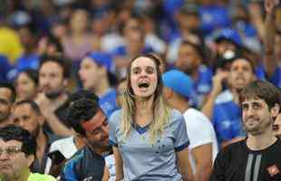 Imagens do duelo entre Cruzeiro e Internacional, no Mineiro, pela 22 rodada do Brasileiro 