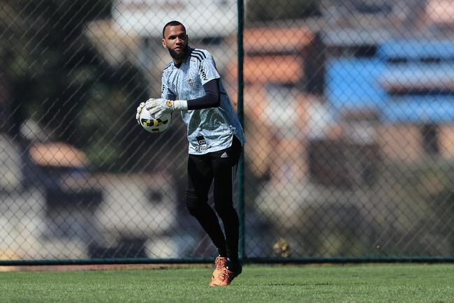 Nesta quinta-feira (28), o Atltico realizou o terceiro treino na Cidade do Galo aps o retorno de Cuca. Durante a atividade, o treinador conversou com o presidente do clube, Srgio Coelho.