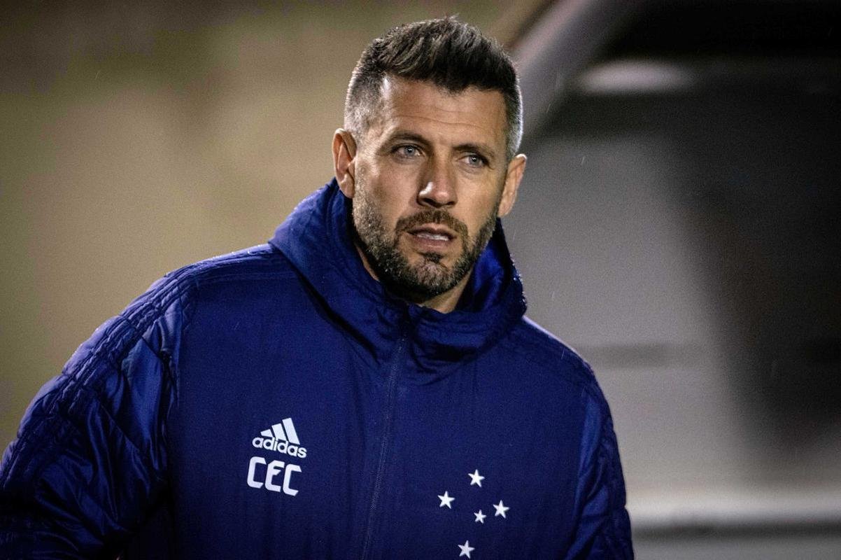 Fotos da partida entre Londrina e Cruzeiro, pela S�rie B