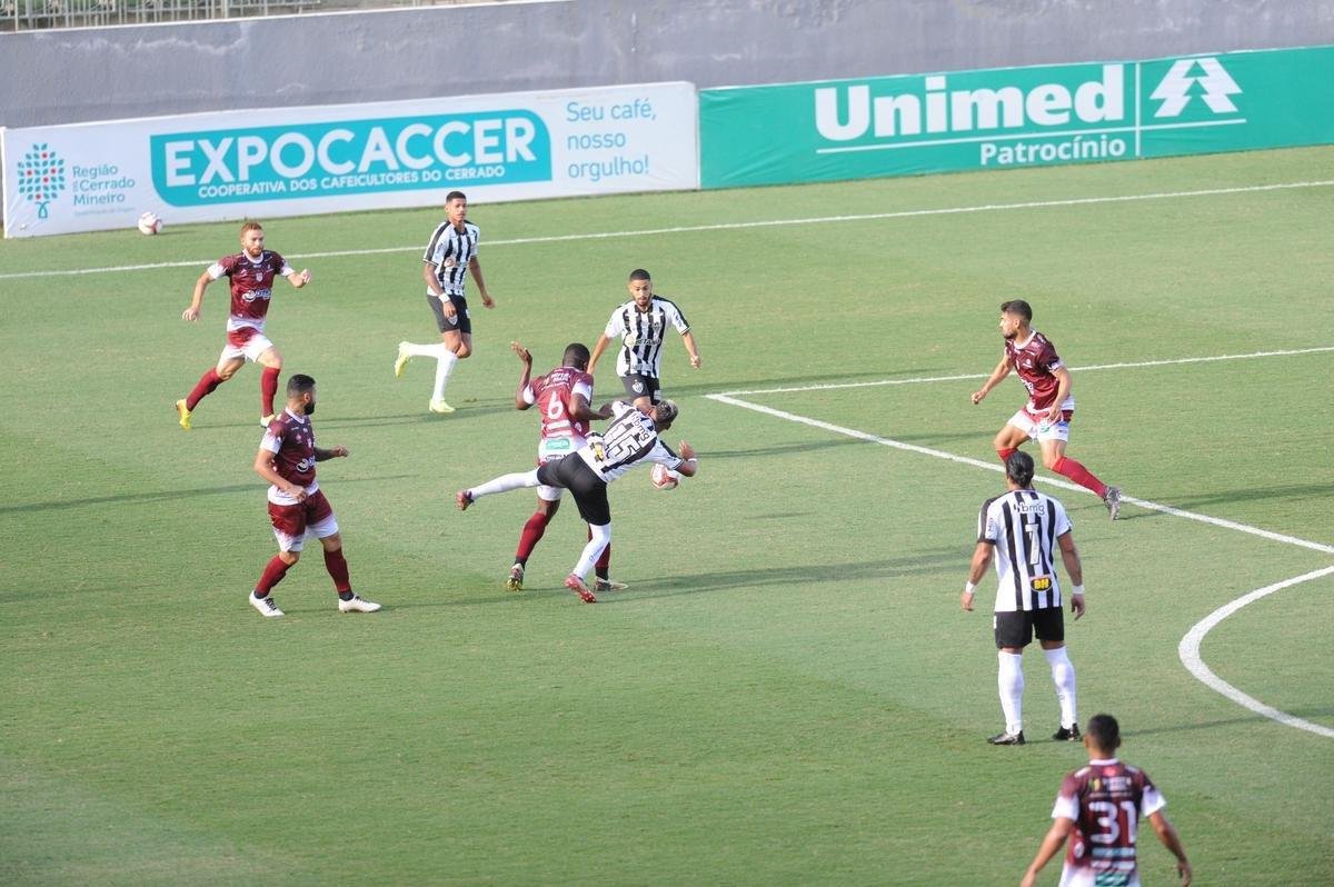Fotos da vitria do Atltico sobre o Patrocinense, por 3 a 1, no Independncia, em Belo Horizonte, pela quarta rodada do Campeonato Mineiro. Mando foi do clube do interior, que no pde realizar a partida em Patrocnio devido ao elevado nmero de casos de COVID-19 na cidade.