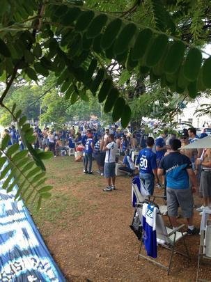 Torcida do Cruzeiro j comea a se movimentar em vrios pontos da cidade antes da partida contra o Grmio, s 17h, no Mineiro