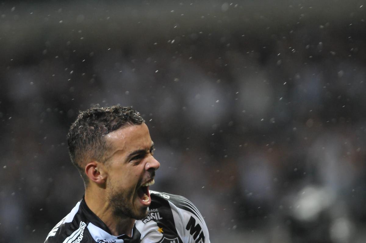 Franco Di Santo abriu o placar para o Atltico aos 37 minutos do primeiro tempo. Depois de cruzamento, ele arrematou de perna esquerda e colocou o Galo em vantagem no Mineiro