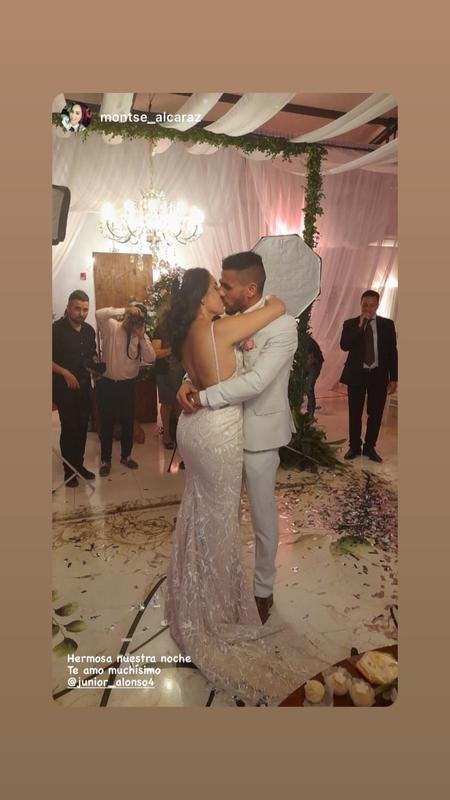 Zagueiro Junior Alonso casou-se nas frias