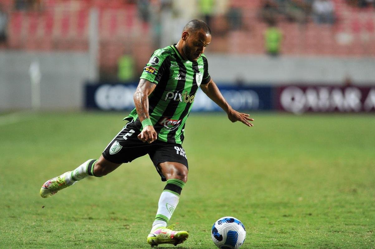 Fotos do jogo entre Amrica e Guaran do Paraguai, no Independncia, em BH, pela segunda fase da Copa Libertadores