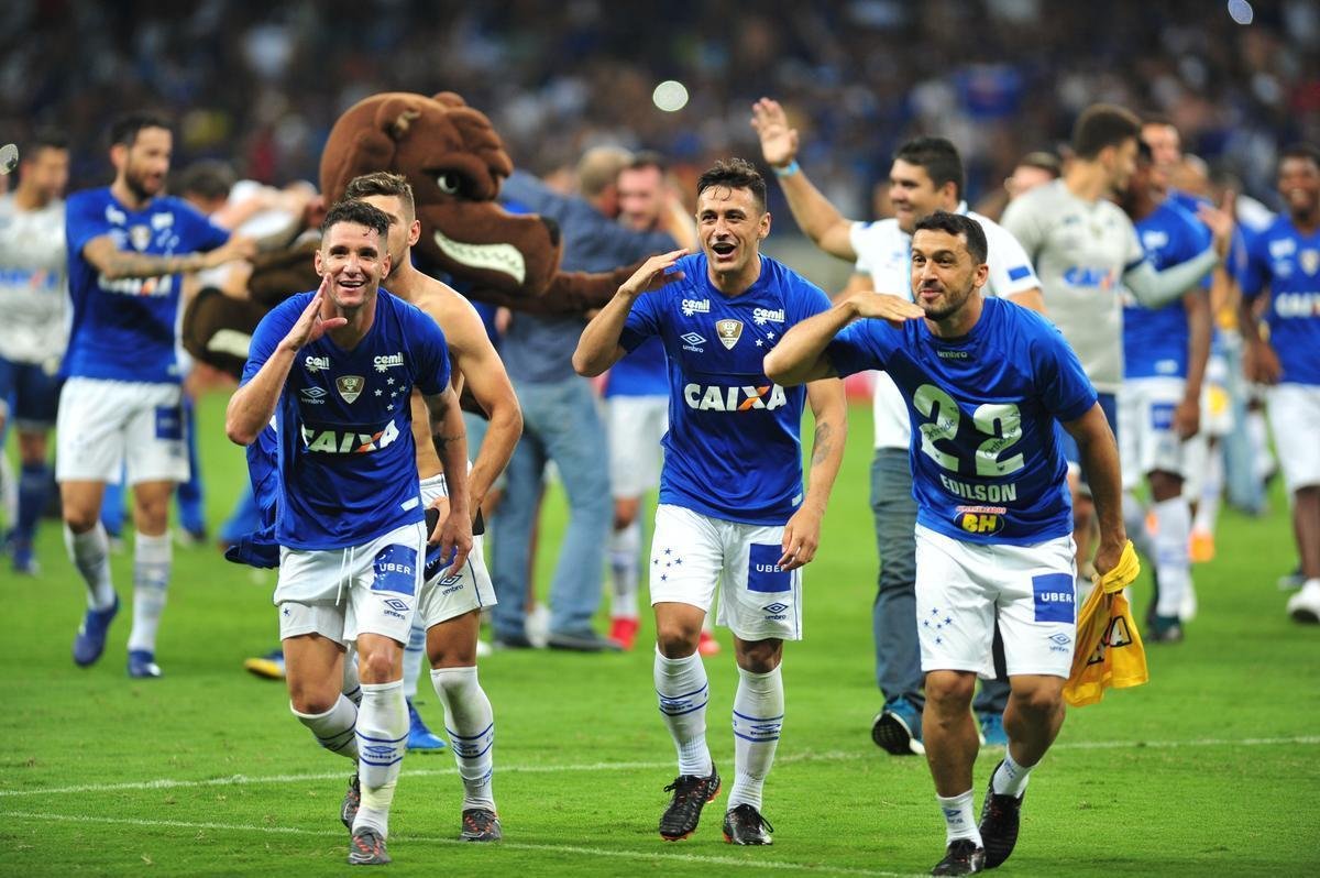 Festa do Cruzeiro com a conquista do Campeonato Mineiro sobre o Atltico