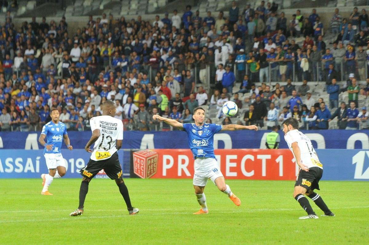 Fotos de Cruzeiro x Corinthians, no Mineiro, pela oitava rodada do Campeonato Brasileiro