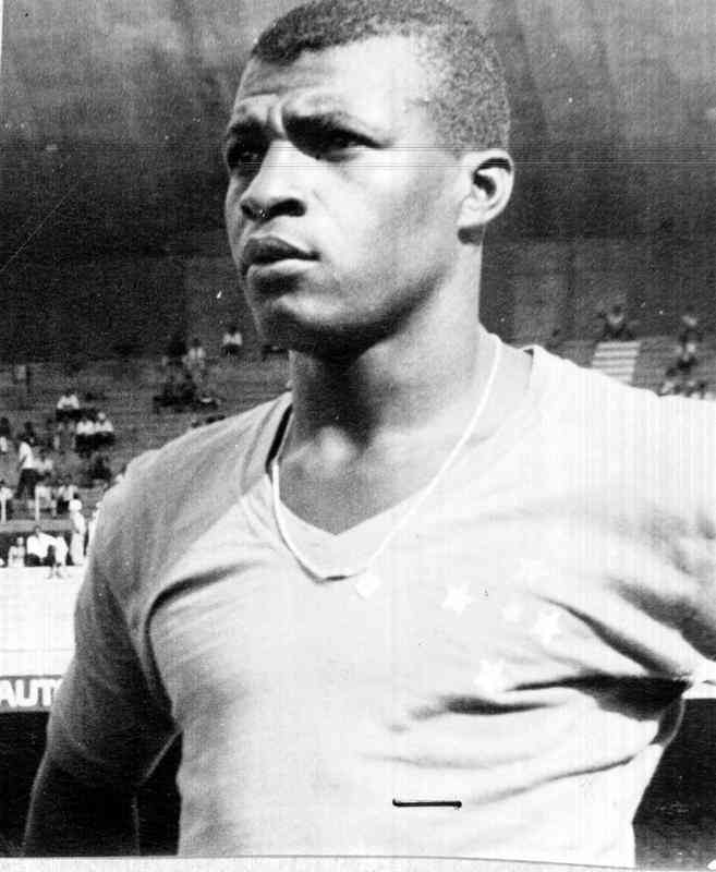 Lateral-direito Pedro Paulo, campeão da Taça Brasil de 1966 pelo Cruzeiro