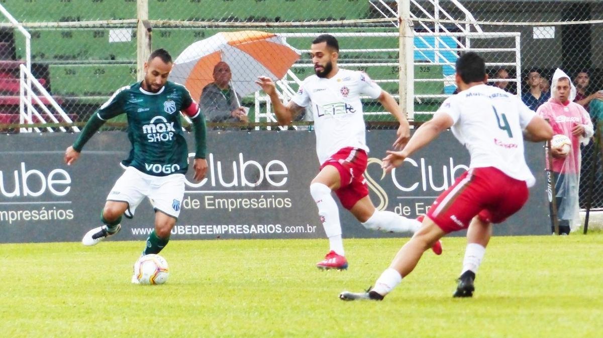 Fotos de Caldense x Boa, no Estdio Ronaldo, em Poos de Caldas, pelo Campeonato Mineiro