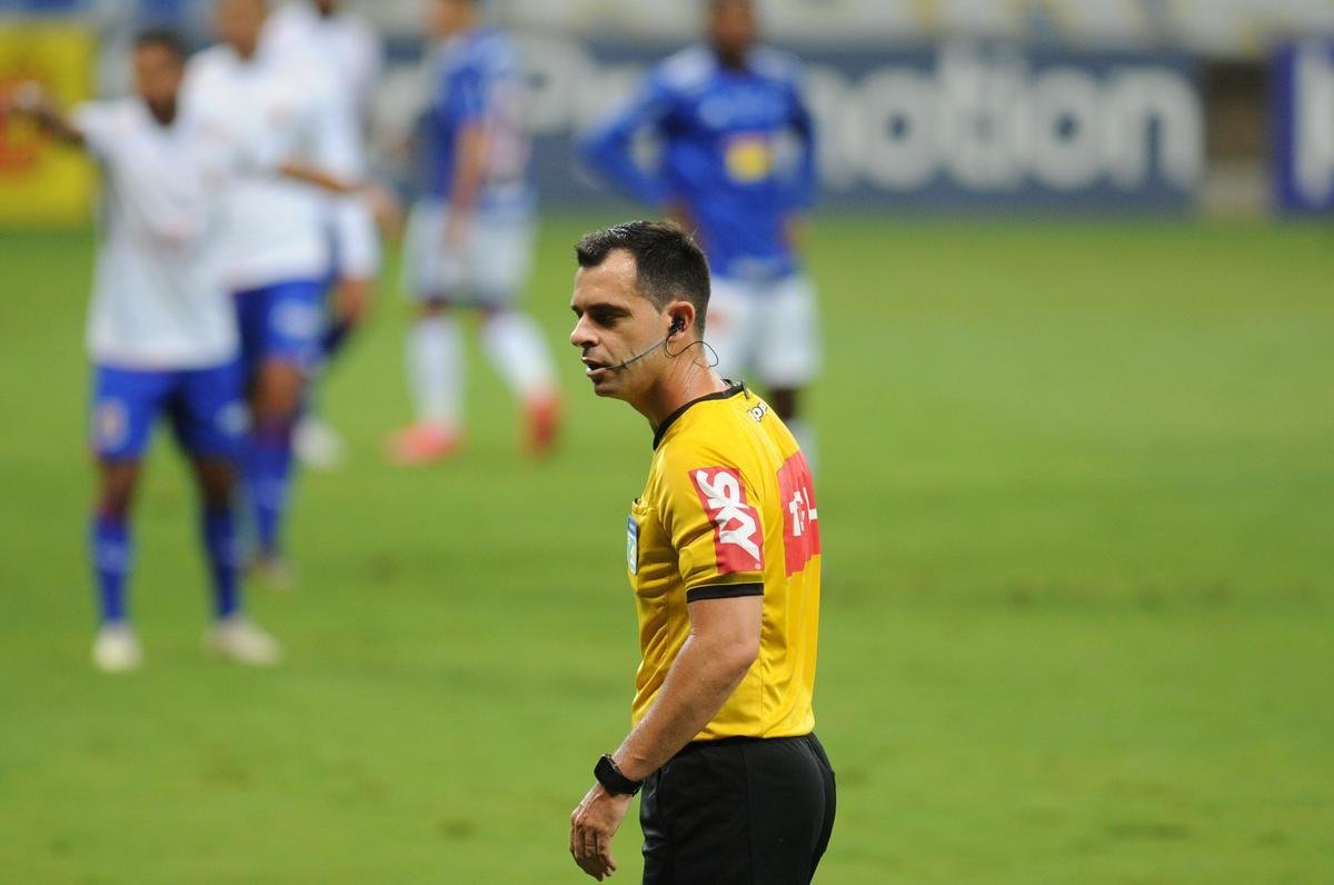 Fotos do jogo entre Cruzeiro e Paran Clube, no Mineiro, em Belo Horizonte, pela 19 rodada da Srie B do Campeonato Brasileiro
