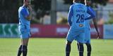 Jogadores do Cruzeiro durante treino desta sexta-feira na Toca da Raposa II