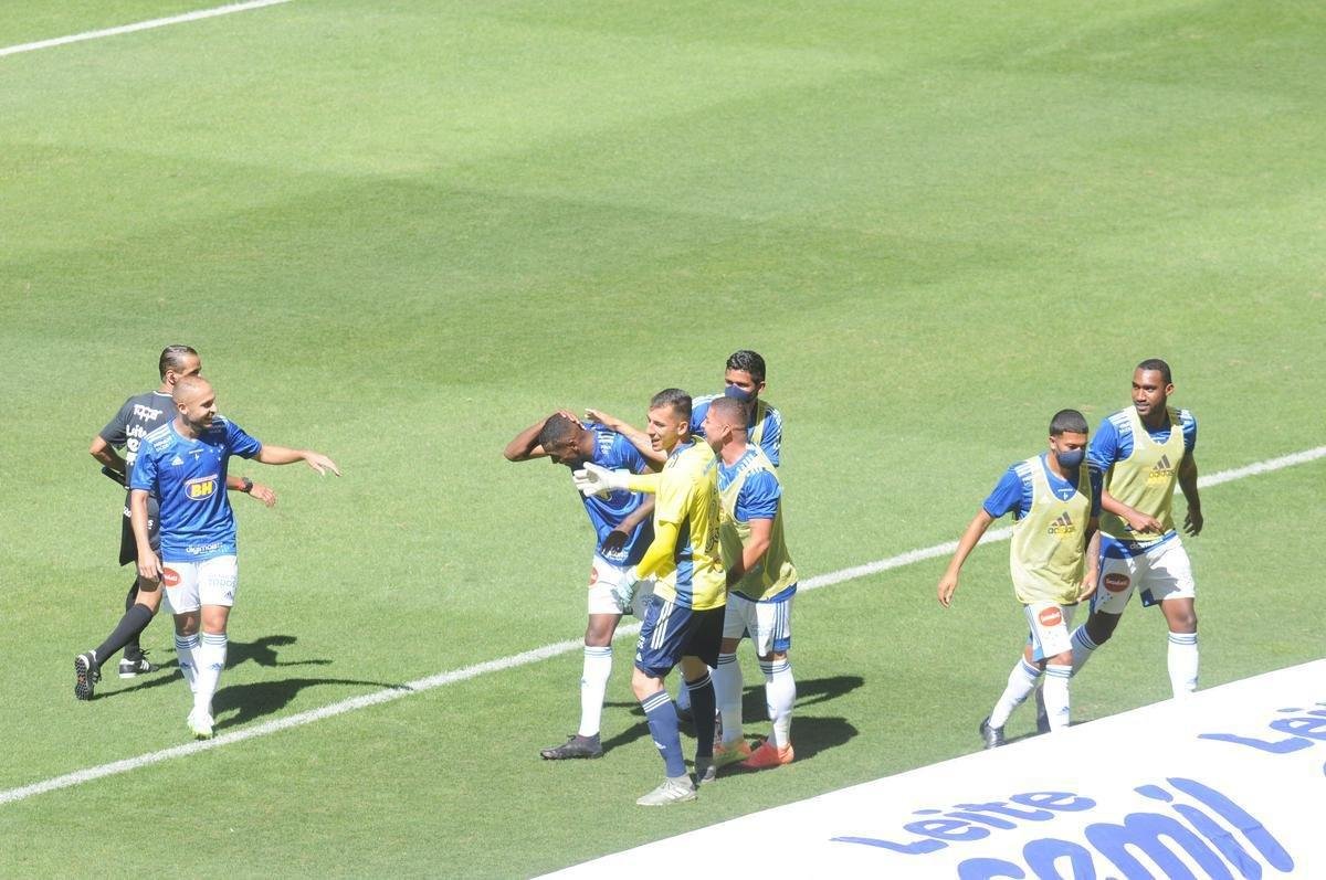 Na retomada do Campeonato Mineiro, Cruzeiro e URT se enfrentaram no Mineiro