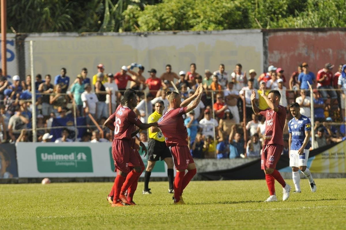 Cruzeiro abriu 2 a 1 no primeiro tempo, com gols de Raniel e Robinho; Alemo descontou para o Guarani