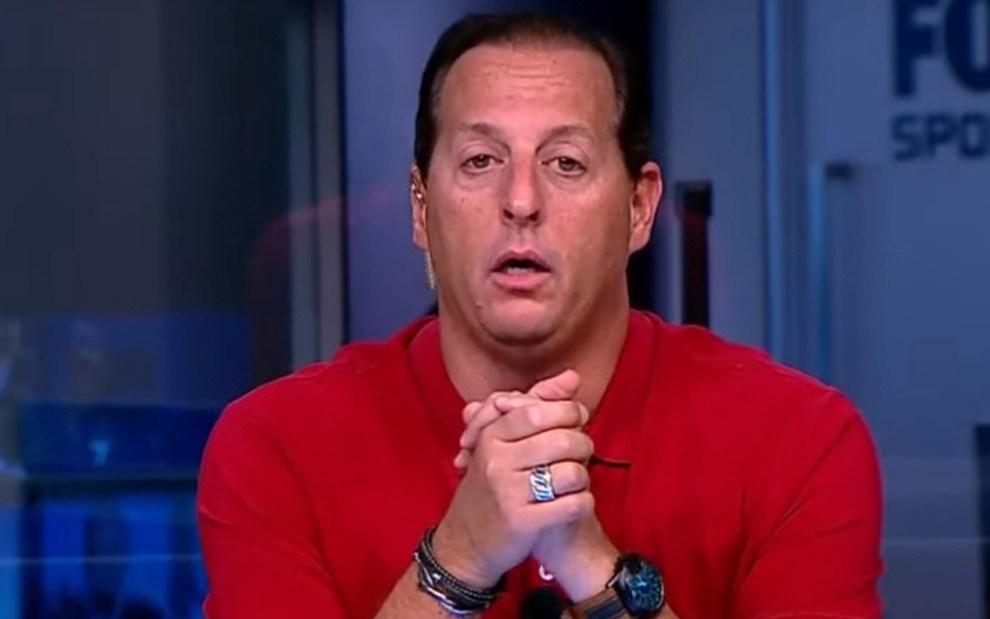 Benjamin Back, SBT: Leo; Leandro, Oscar, Aldair e Roberto Carlos; Falco, Scrates e Zico; Rivaldo, Ronaldo e Romrio. Tcnico: Zagallo