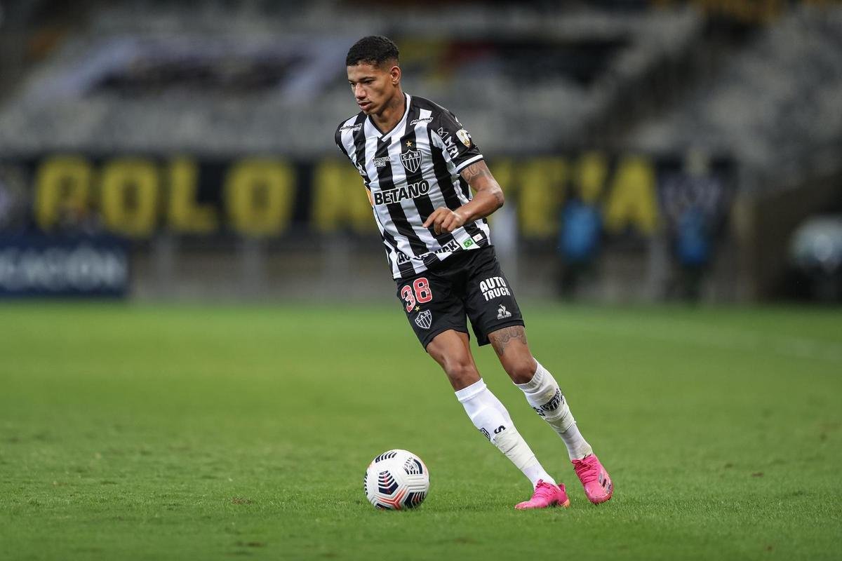 Marrony (atacante) - deixou o clube durante a temporada