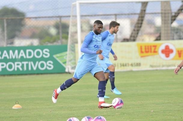 Com gols de Judivan e Rafael Sobis, Cruzeiro venceu Betinense por 2 a 0 em jogo-treino