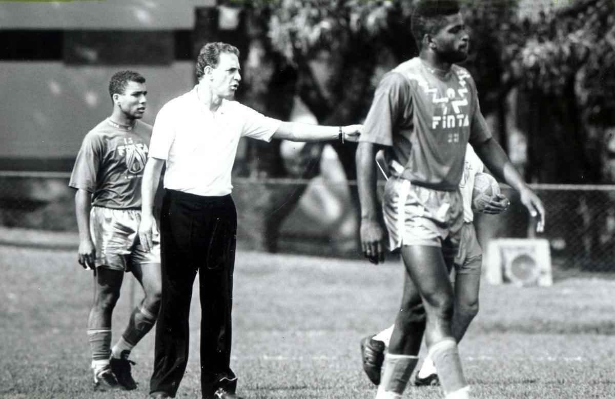 Carlos Alberto Silva como tcnico do Cruzeiro em 1993