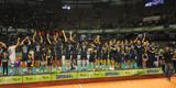 Imagens da premiao, da festa do time e da torcida cruzeirense no Mineirinho com o tri da Superliga