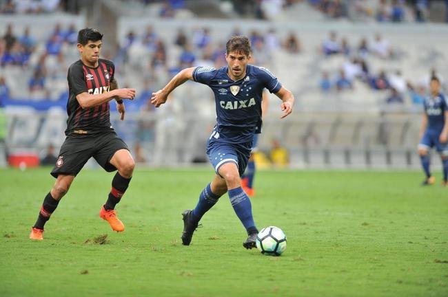 Lucas Silva (volante) - retornou ao Cruzeiro em janeiro de 2017, aps experincias apagadas em Real Madrid e Olympique de Marselha, e integrou o grupo bicampeo consecutivo da Copa do Brasil. Ficou no clube at junho de 2019, quando o contrato de emprstimo expirou. Em 2020, aps o fim de seu vnculo com os espanhis, assinou com o Grmio at dezembro de 2024.
