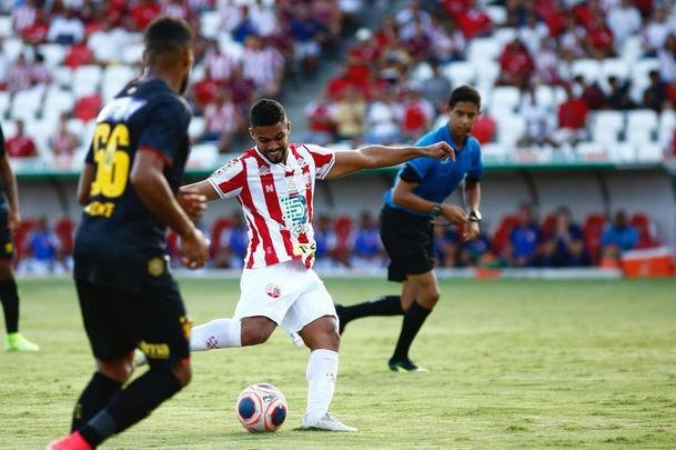 Nutico e Sport se enfrentaram nos Aflitos para o primeiro clssico do ano de 2020 no futebol brasileiro