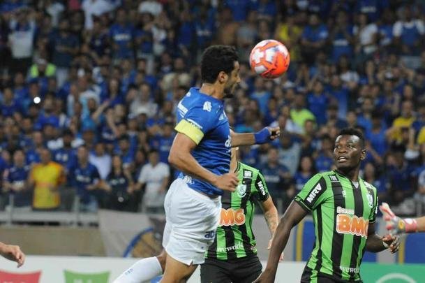 Fotos do duelo entre Cruzeiro e Amrica, no Mineiro