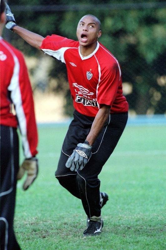 Edmar - 2000 a 2002: com a camisa alvinegra, atuou em apenas 9 partidas no elenco principal e sofreu 13 gols.