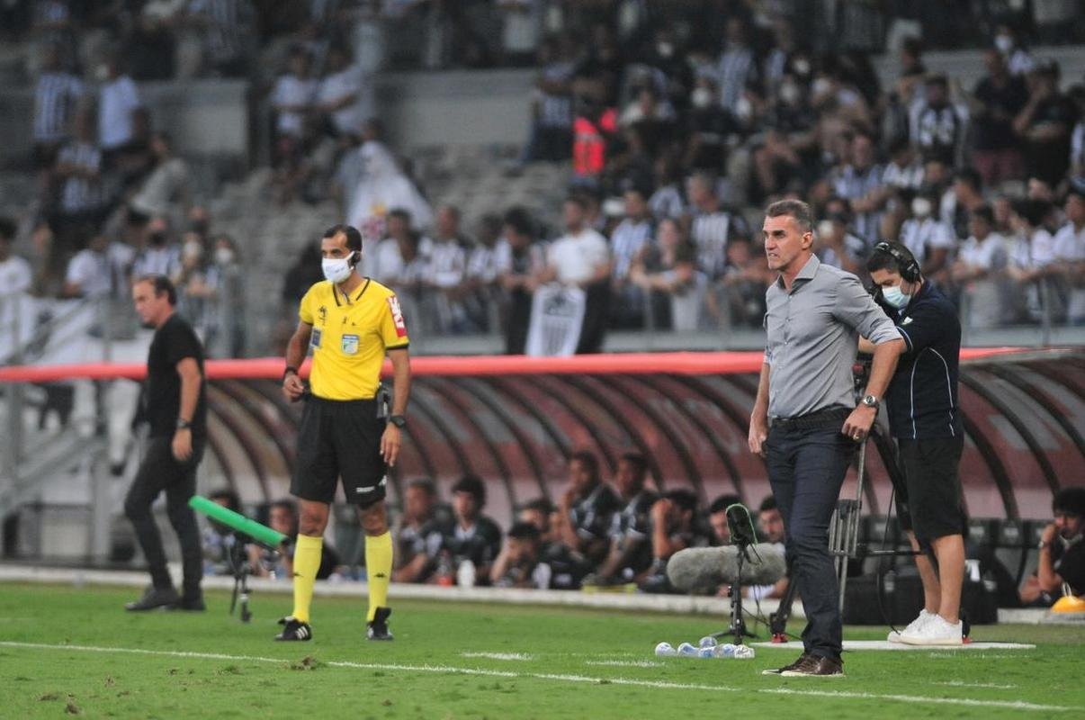 Fotos do jogo entre Atltico e Grmio, no Mineiro, em BH, pela 19 rodada do Campeonato Brasileiro