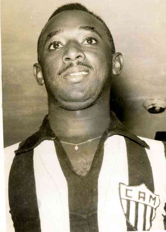 Ubaldo - 16 gols (1950 a 1955; 1958 a 1961)