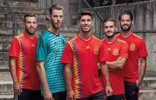 Espanha - primeiro uniforme (Adidas)